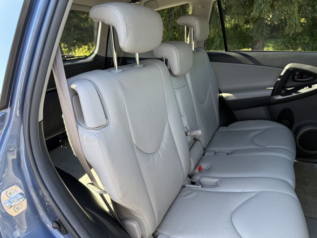 2010 Toyota RAV4 CLEAN CARFAX, 1 OWNER & VERY LOW MILES - 23084477 - 41