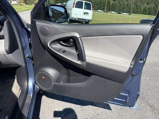 2010 Toyota RAV4 CLEAN CARFAX, 1 OWNER & VERY LOW MILES - 23084477 - 47