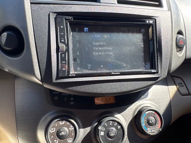 2010 Toyota RAV4 FWD 4dr 4-cyl 4-Speed Automatic - 22945987 - 11