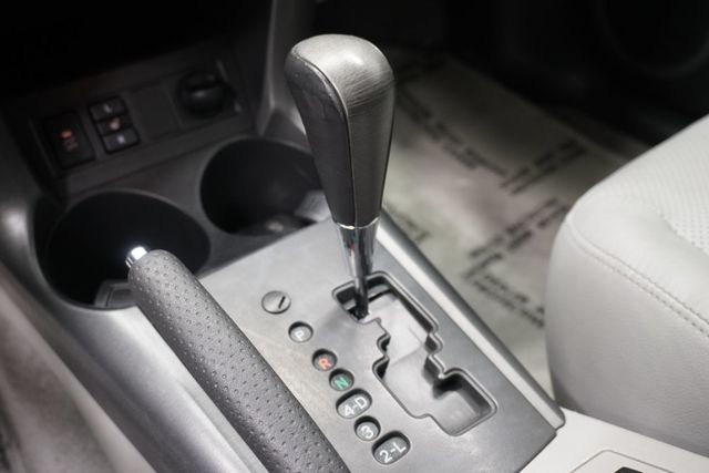 2010 Toyota RAV4 FWD 4dr V6 5-Speed Automatic Ltd - 23006399 - 21