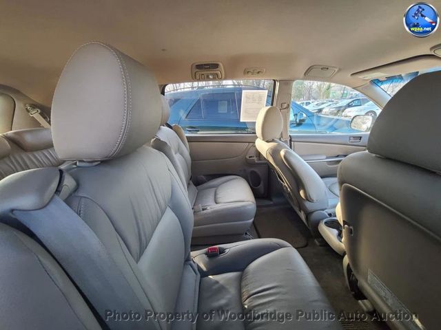 2010 Toyota Sienna CE - 22957282 - 10