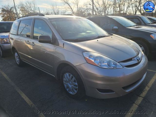 2010 Toyota Sienna CE - 22957282 - 1