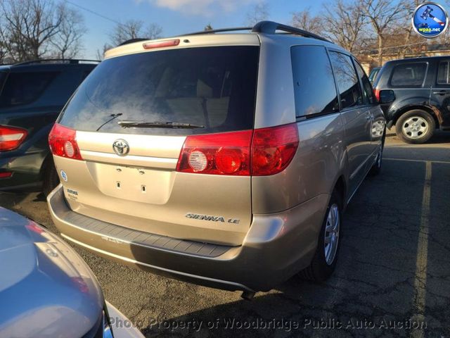 2010 Toyota Sienna CE - 22957282 - 2