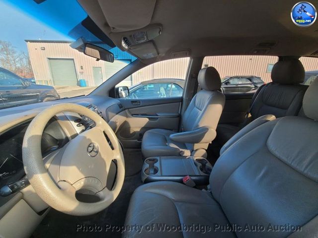 2010 Toyota Sienna CE - 22957282 - 6