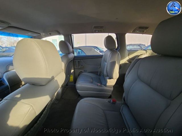 2010 Toyota Sienna CE - 22957282 - 7