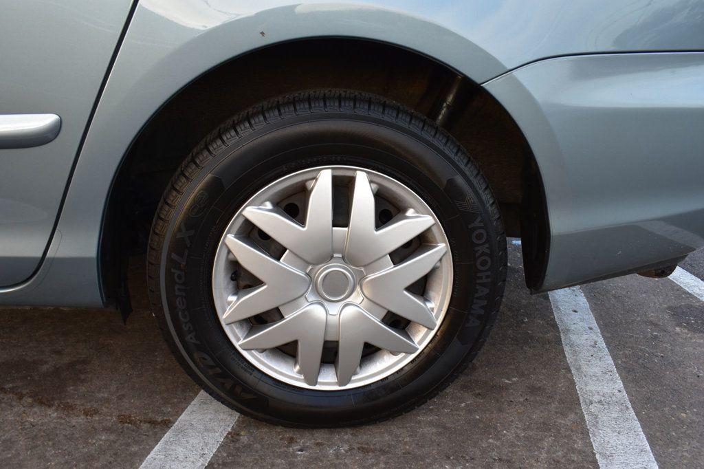 2010 Toyota Sienna CE - 22969359 - 11