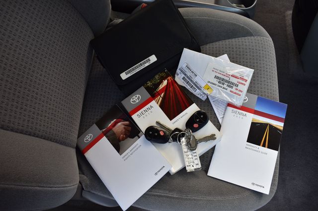 2010 Toyota Sienna CE - 22969359 - 12