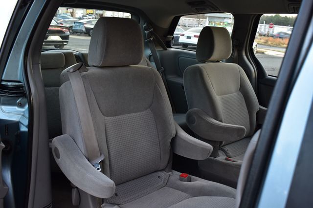2010 Toyota Sienna CE - 22969359 - 23