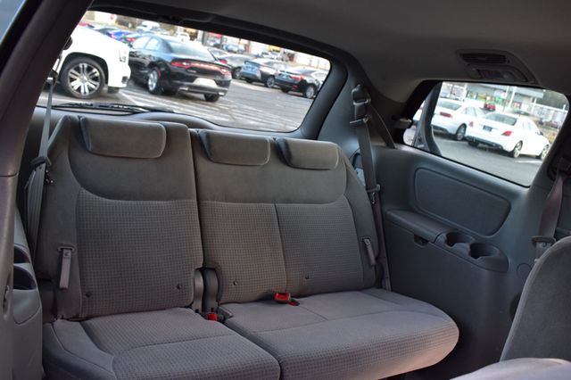 2010 Toyota Sienna CE - 22969359 - 25