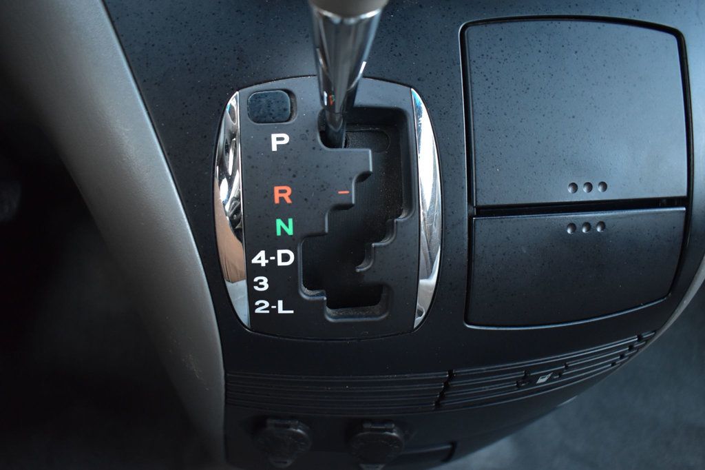 2010 Toyota Sienna CE - 22969359 - 31