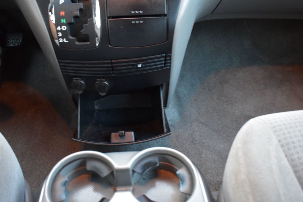 2010 Toyota Sienna CE - 22969359 - 33