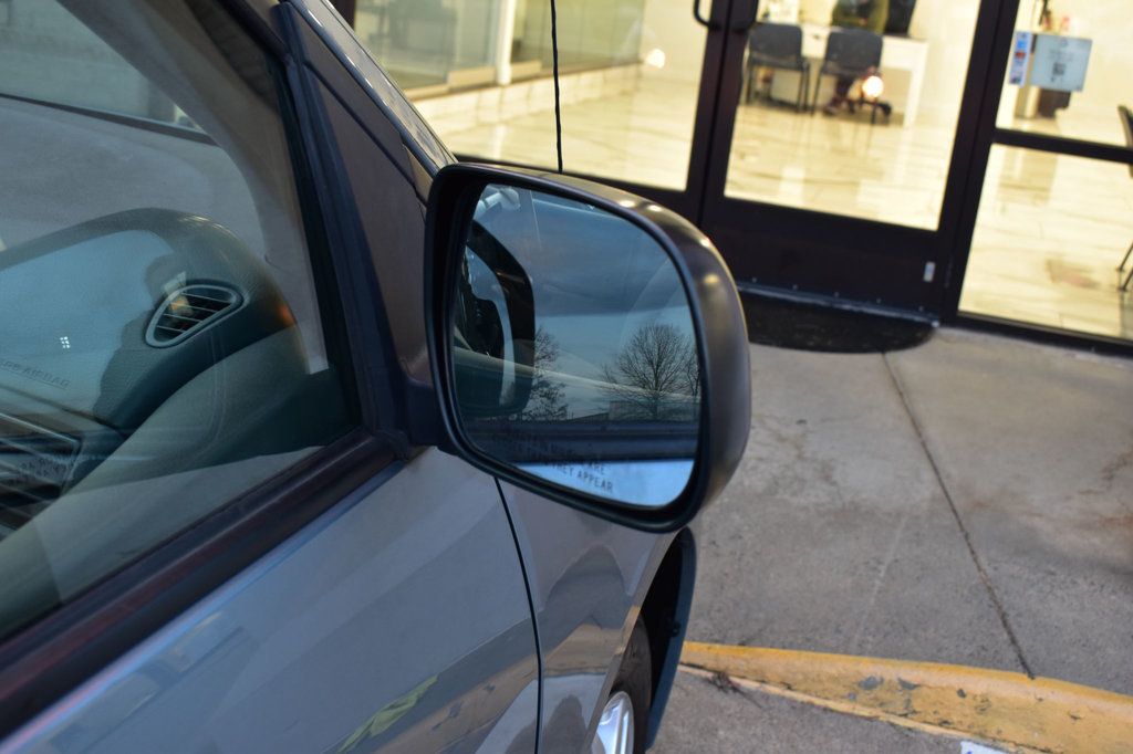 2010 Toyota Sienna CE - 22969359 - 39