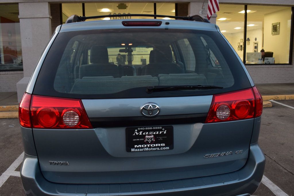 2010 Toyota Sienna CE - 22969359 - 41
