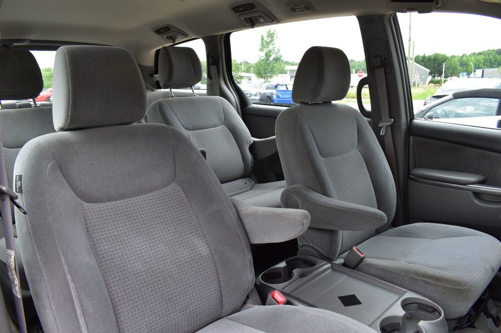 2010 Toyota Sienna CE - 22999678 - 15