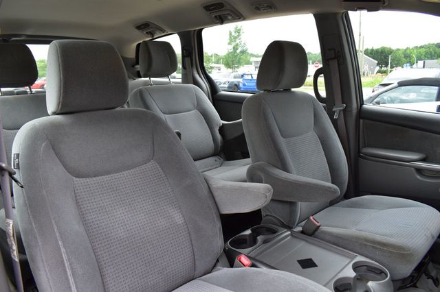 2010 Toyota Sienna CE - 22999678 - 15