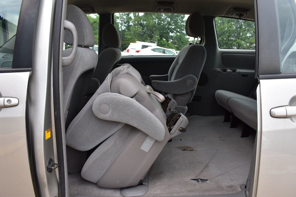 2010 Toyota Sienna CE - 22999678 - 21