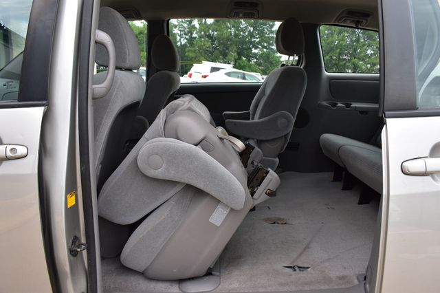 2010 Toyota Sienna CE - 22999678 - 21