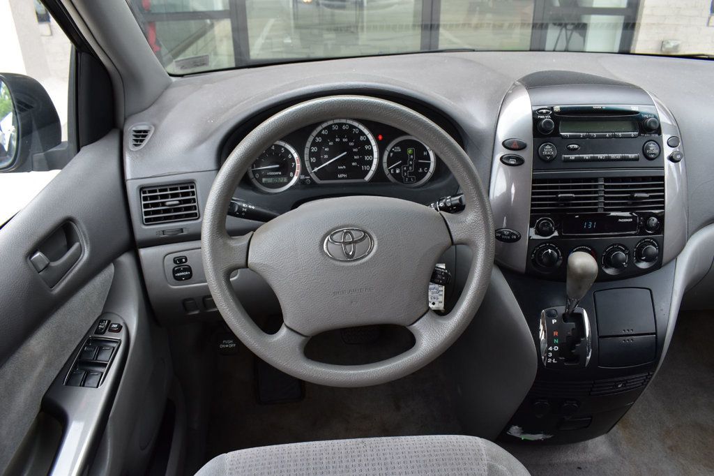 2010 Toyota Sienna CE - 22999678 - 23