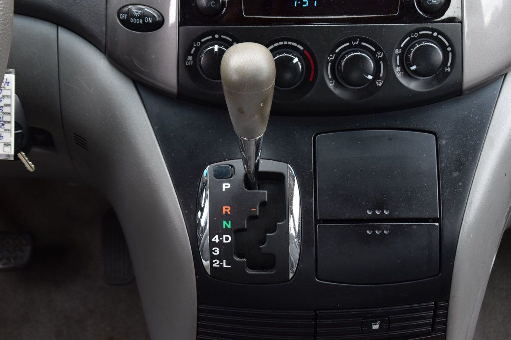 2010 Toyota Sienna CE - 22999678 - 26
