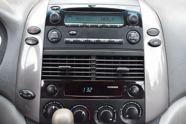 2010 Toyota Sienna CE - 22999678 - 27