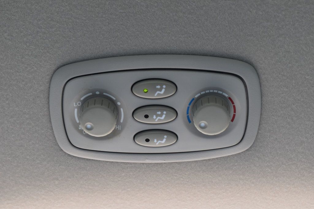 2010 Toyota Sienna CE - 22999678 - 30