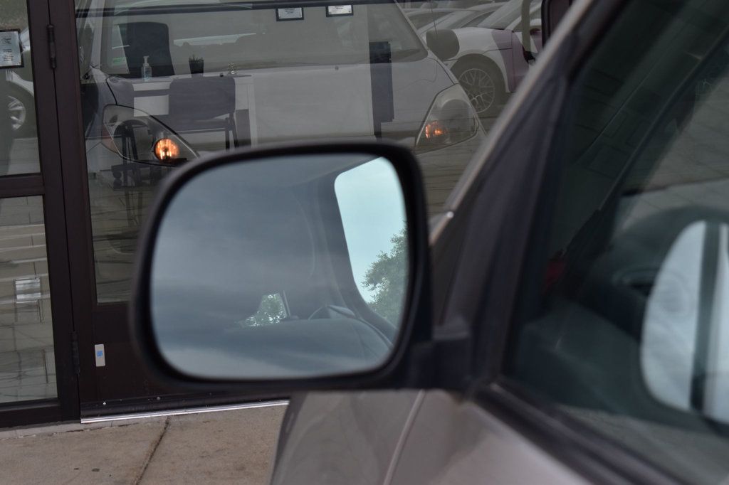 2010 Toyota Sienna CE - 22999678 - 33