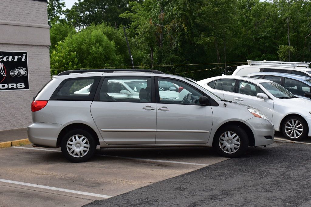 2010 Toyota Sienna CE - 22999678 - 3