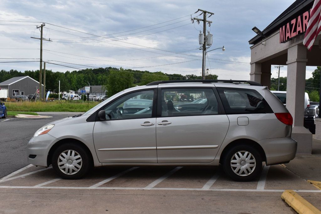 2010 Toyota Sienna CE - 22999678 - 4