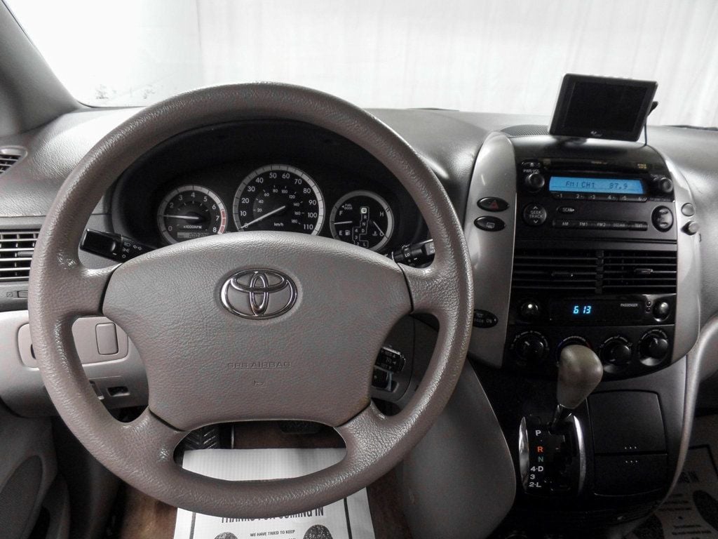 2010 Toyota Sienna CE - 22540738 - 13