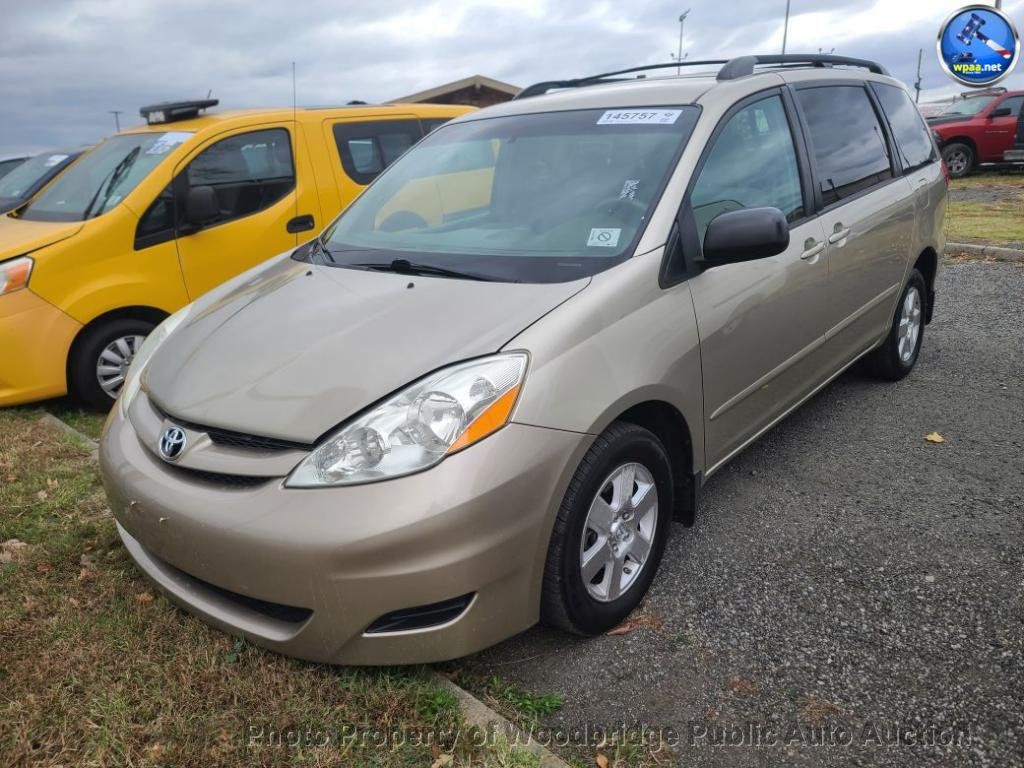 2010 Toyota Sienna LE - 22936499 | Video 1