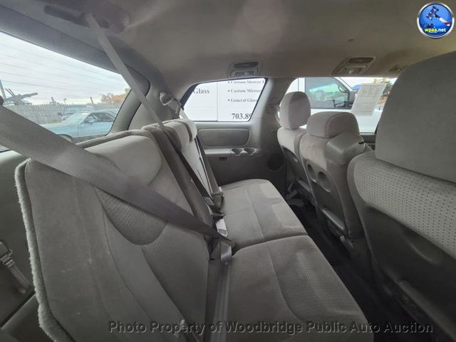 2010 Toyota Sienna LE - 22936499 - 12