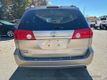 2010 Toyota Sienna LE - 22936499 - 18