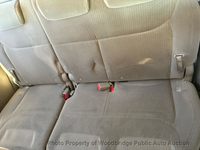 2010 Toyota Sienna LE - 22936499 - 26