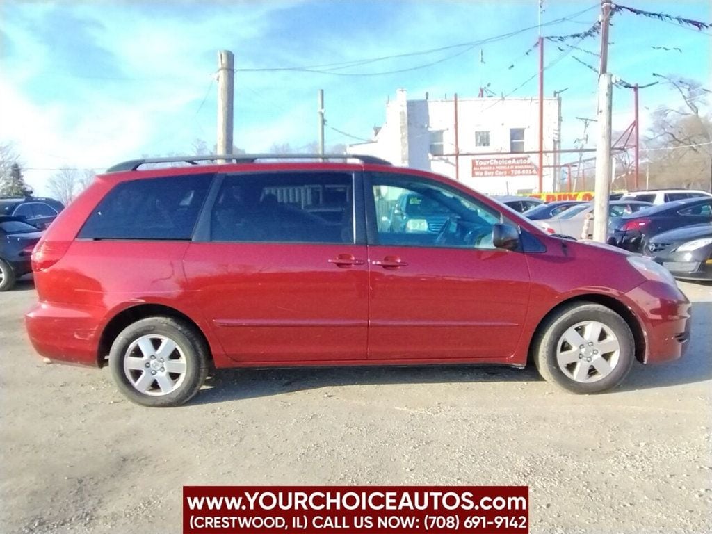 2010 Toyota Sienna LE 7 Passenger 4dr Mini Van - 22360736 - 7