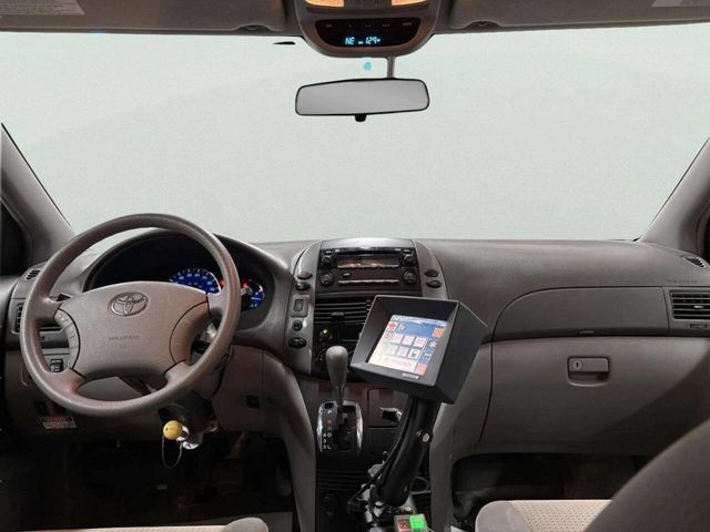 2010 Toyota Sienna LE 7 Passenger 4dr Mini Van - 23018678 - 18