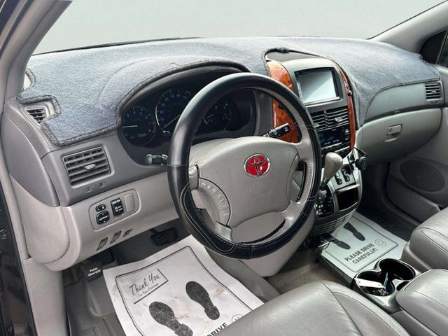 2010 Toyota Sienna XLE 7 Passenger 4dr Mini Van - 22949714 - 10