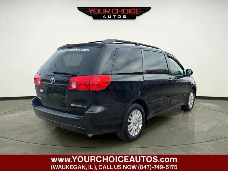 2010 Toyota Sienna XLE 7 Passenger 4dr Mini Van - 22949714 - 4