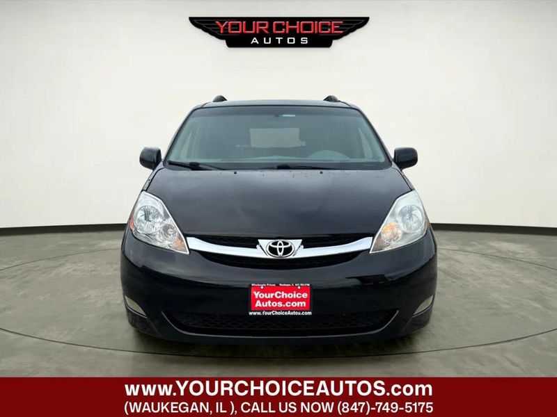 2010 Toyota Sienna XLE 7 Passenger 4dr Mini Van - 22949714 - 7