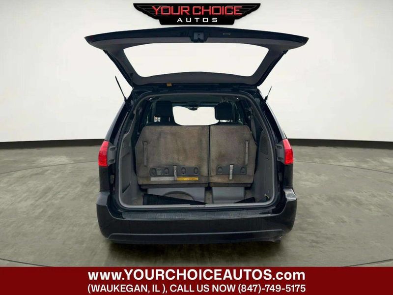 2010 Toyota Sienna XLE 7 Passenger 4dr Mini Van - 22949714 - 8