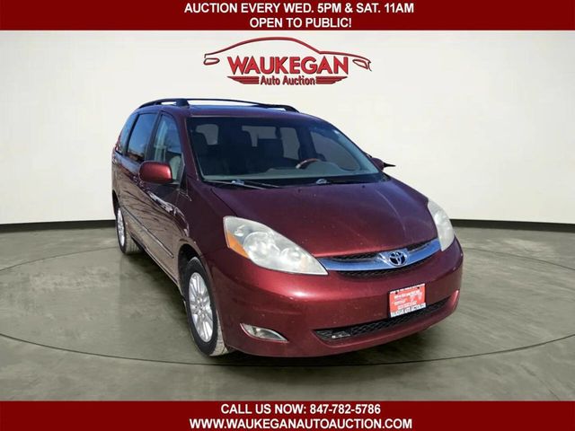 2010 Toyota Sienna XLE AWD 7 Passenger 4dr Mini Van - 22992759 - 2