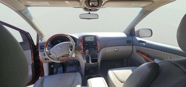 2010 Toyota Sienna XLE AWD 7 Passenger 4dr Mini Van - 22992759 - 7