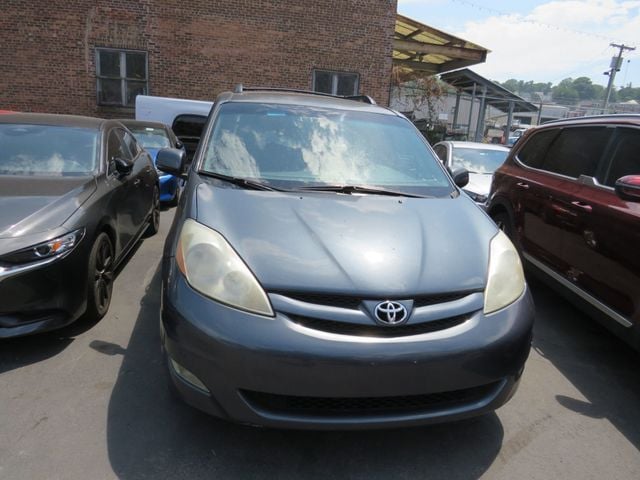 2010 Toyota Sienna XLE AWD Clear Title) - 23054793 - 1