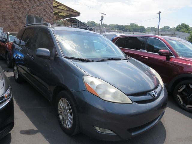 2010 Toyota Sienna XLE AWD Clear Title) - 23054793 - 2