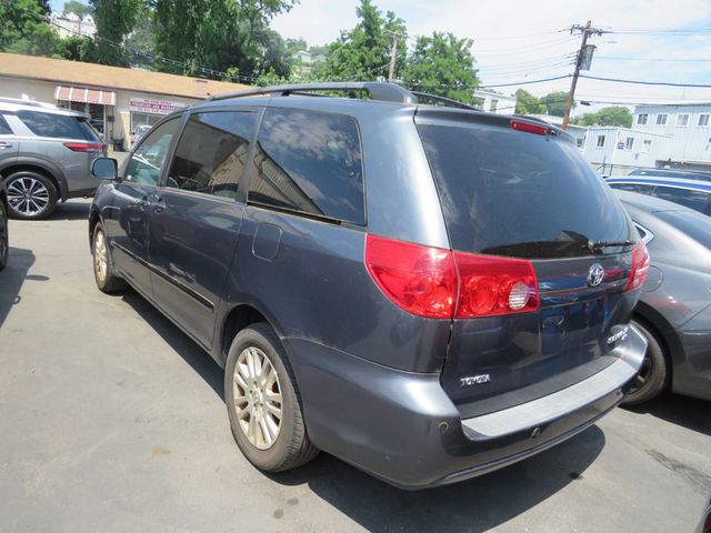 2010 Toyota Sienna XLE AWD Clear Title) - 23054793 - 6