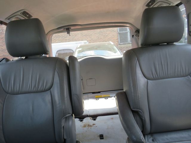 2010 Toyota Sienna XLE AWD Clear Title) - 23054793 - 7