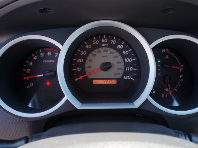 2010 Toyota Tacoma  - 11888557 - 12