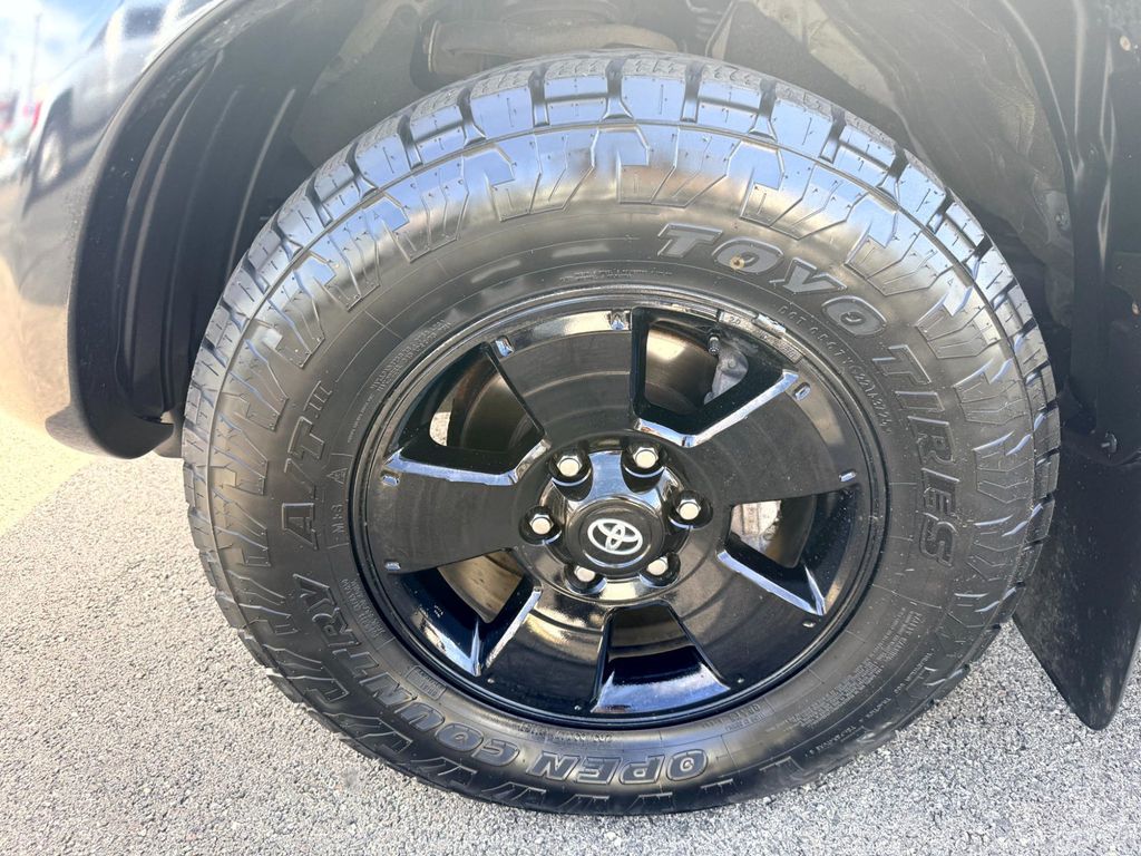 2010 Toyota Tacoma 4WD Double V6 Automatic - 23078779 - 11