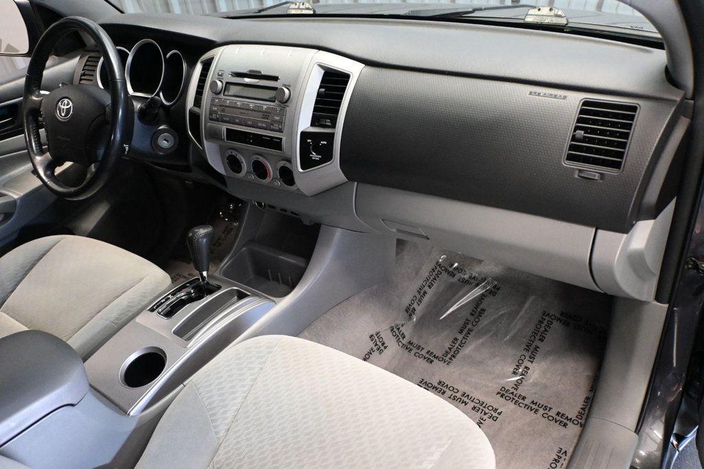 Toyota Tacoma photo 10