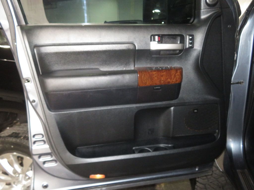 2010 Toyota Tundra EXTRA CLEAN PLATINUM CREWMAX 3 OWNERS 4X4 LIFTED TUNDRA  - 22975937 - 18