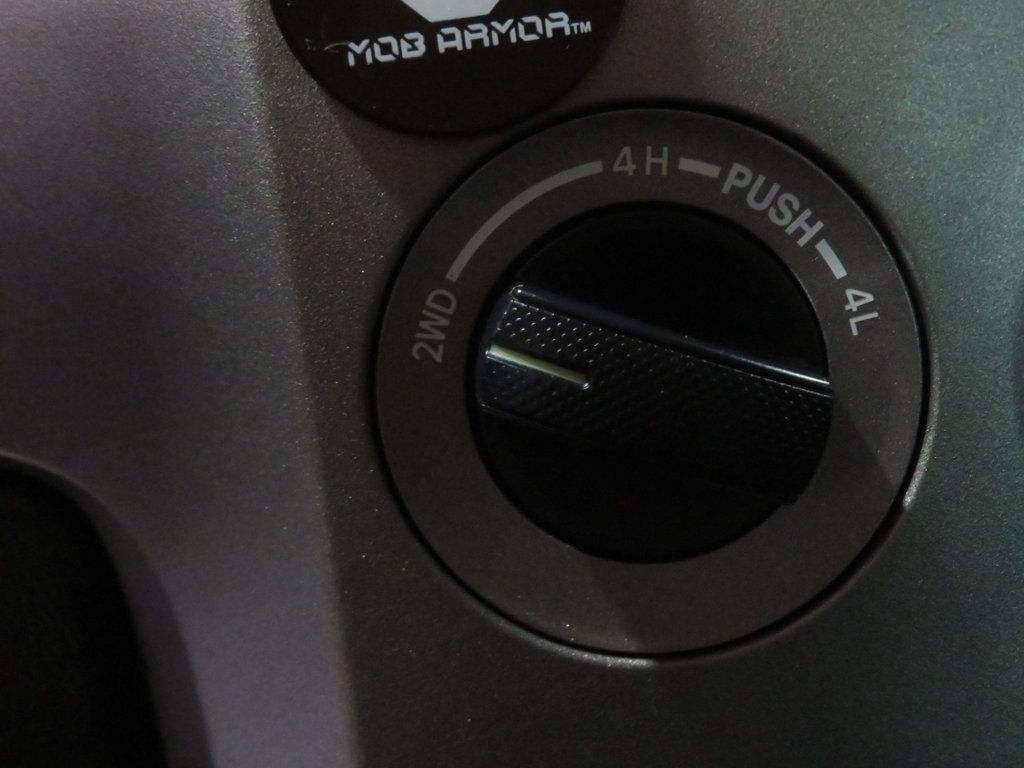 2010 Toyota Tundra EXTRA CLEAN PLATINUM CREWMAX 3 OWNERS 4X4 LIFTED TUNDRA  - 22975937 - 44